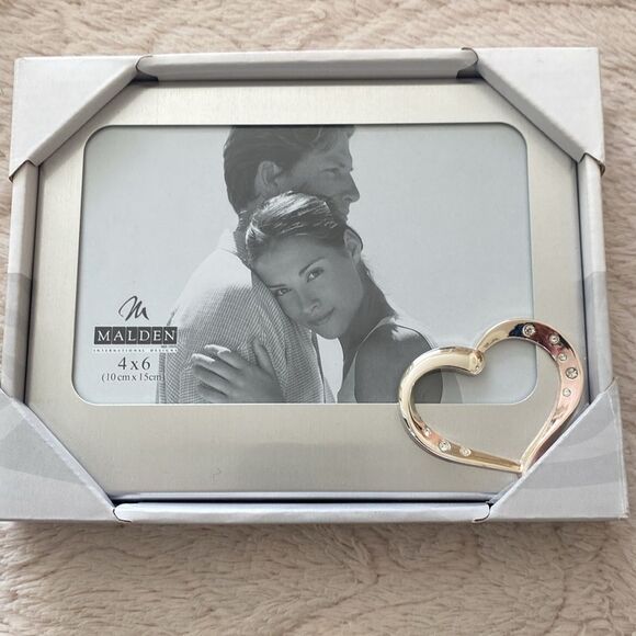 Malden Silver Photo Frame with Beautiful Rhinestone Heart. Holds a 4x6 Photo - Picture 6 of 6